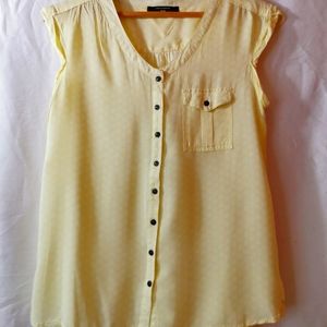 Denver Hayes, medium